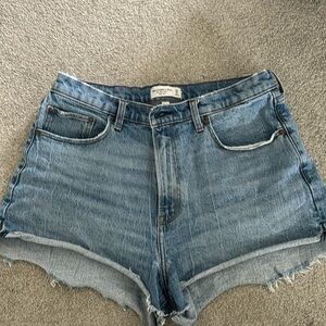 Abercrombie and Fitch High-Rise Mom Shorts, Curve Love, Medium Wash